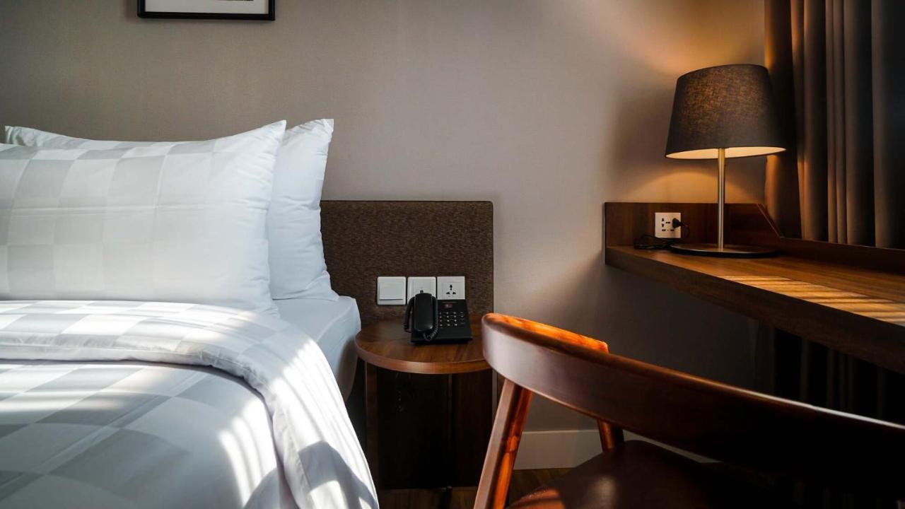 Tuscany Boutique Hotel South Tangerang ภายนอก รูปภาพ